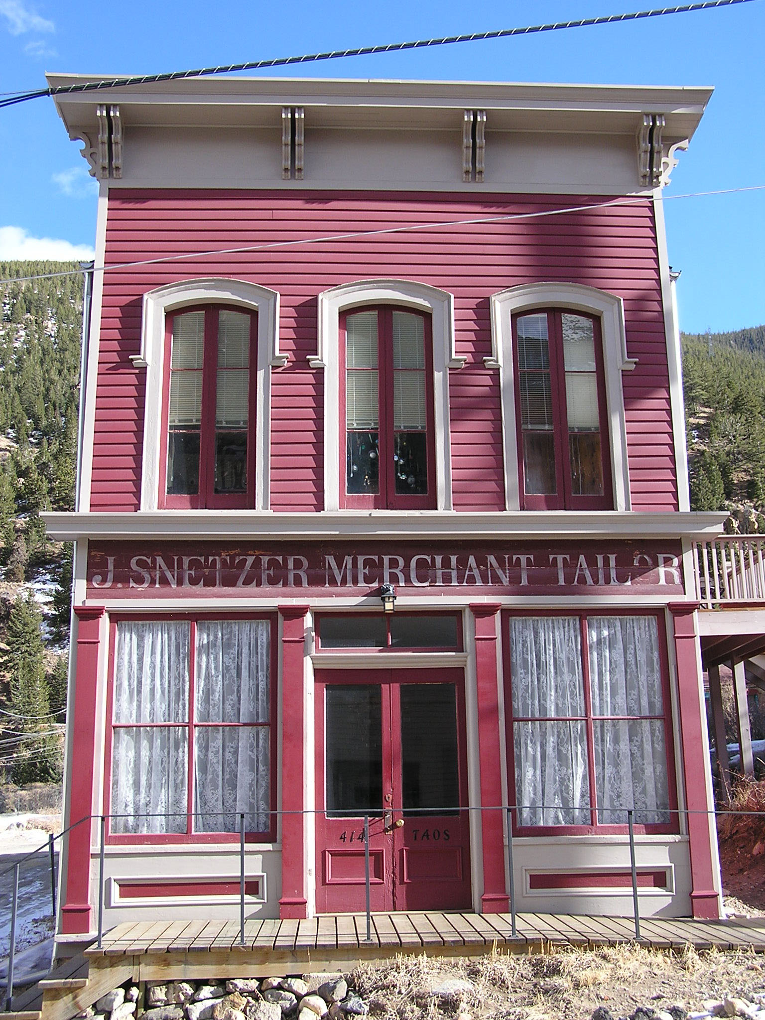 Front facade of the Snetzer Building.