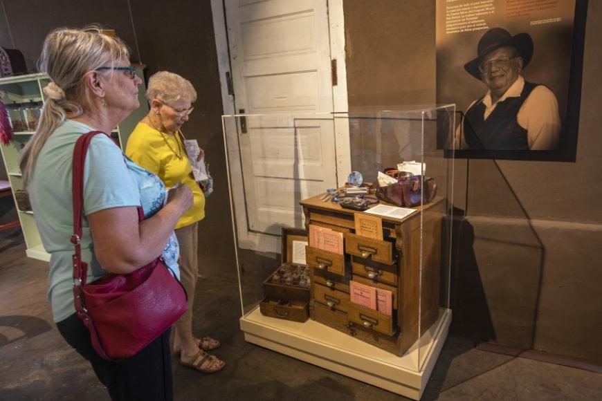 Biber exhibit borderlands