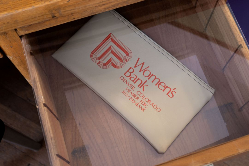Women's bank bag