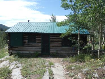 Photo of the Buchan Cabin, a log cabin near Eldora