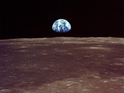 NASA photo AS11-44-6550 Earthrise viewed from lunar orbit