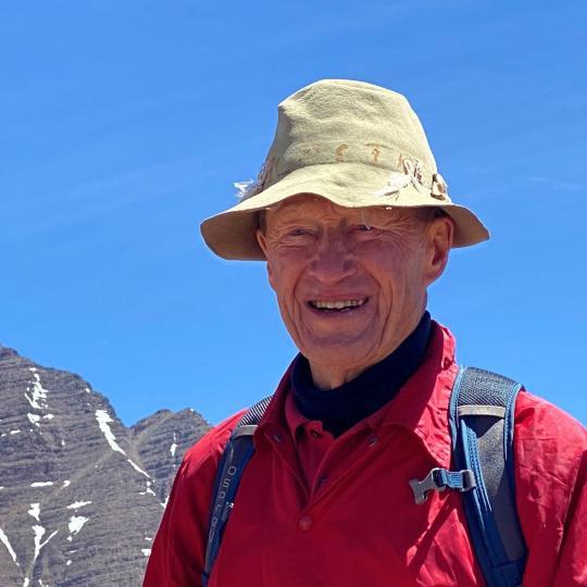 Headshot Photo of Doctor Duane Vandenbush 